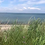 Moderne In Strandnaehe *